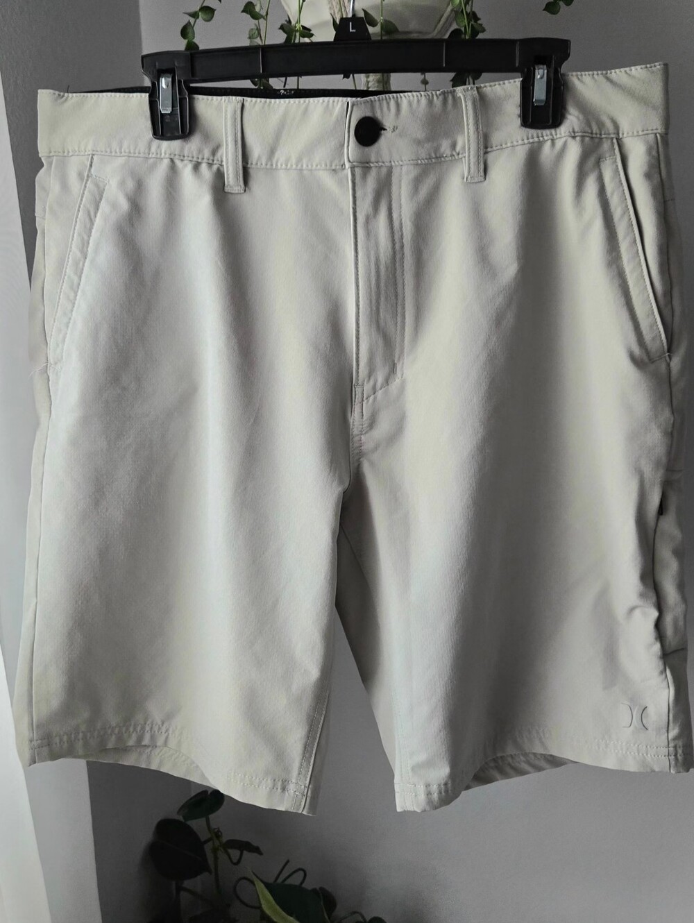 Hurley Men's Classic Chino Walkshorts Size 34 Light Beige Stone Flat Front